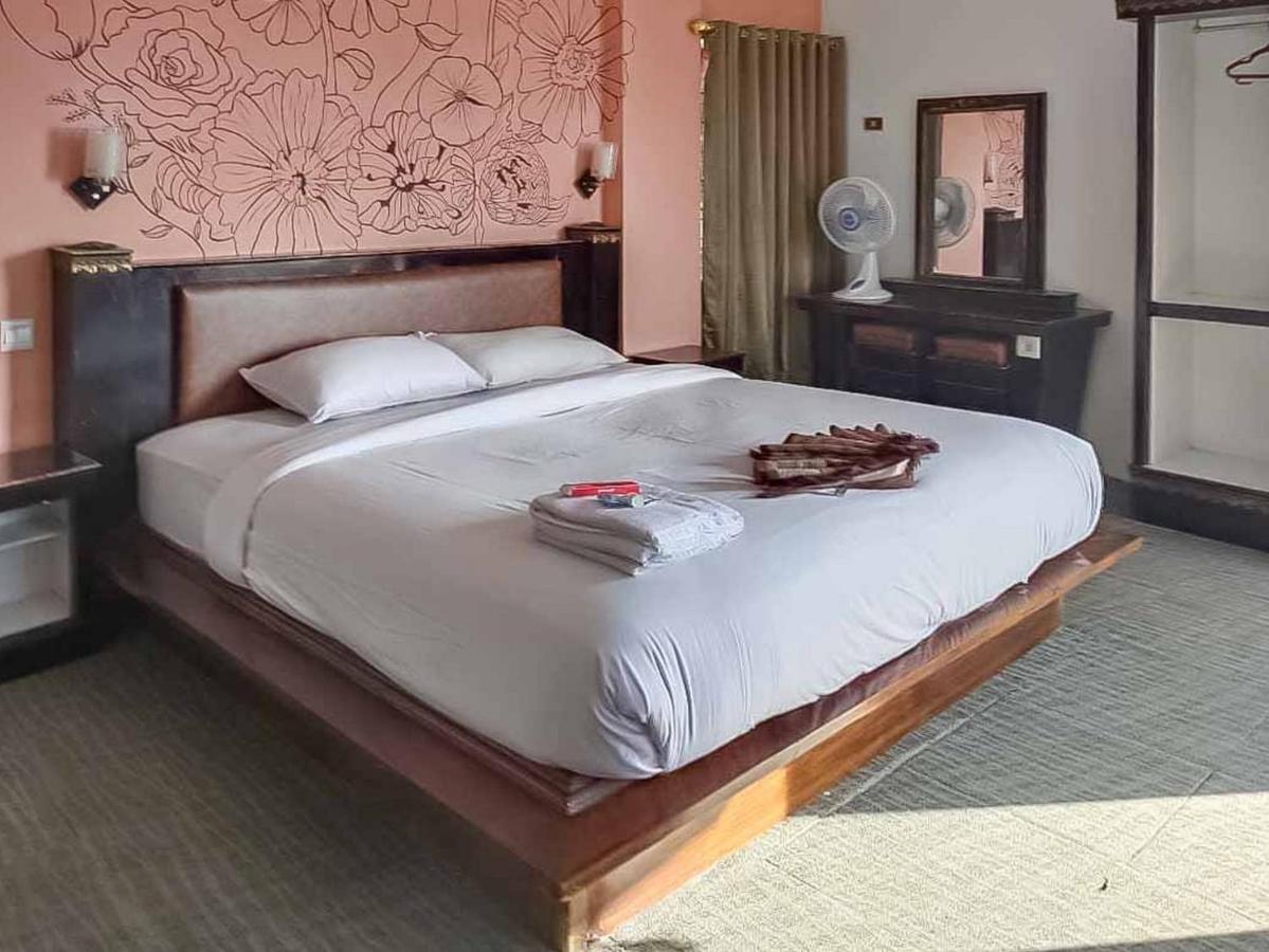 Hotel Ananda Syariah Redpartner Bukittinggi Exterior photo